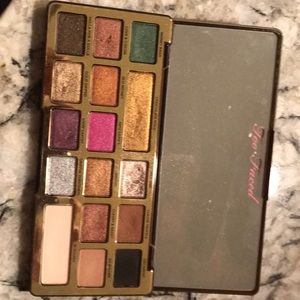 Too faced chocolate gold